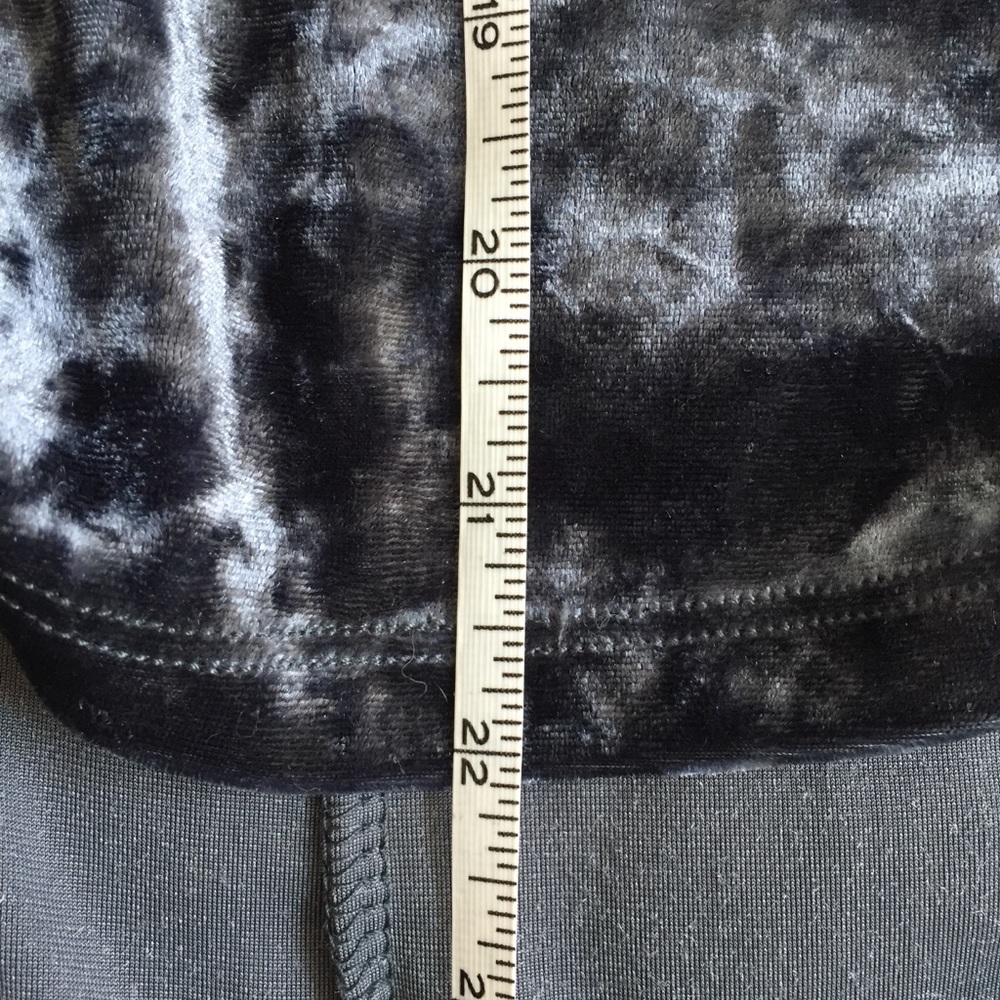 Off The Shoulder Crushed Velvet Top Size M - Picture 8 of 8